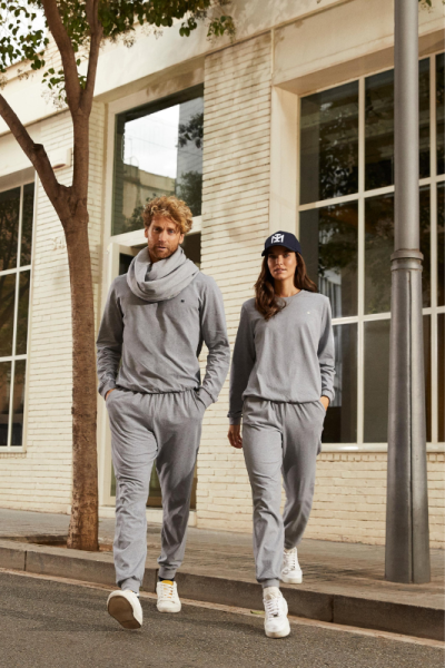 Pijama chándal de mujer M83, Impetus