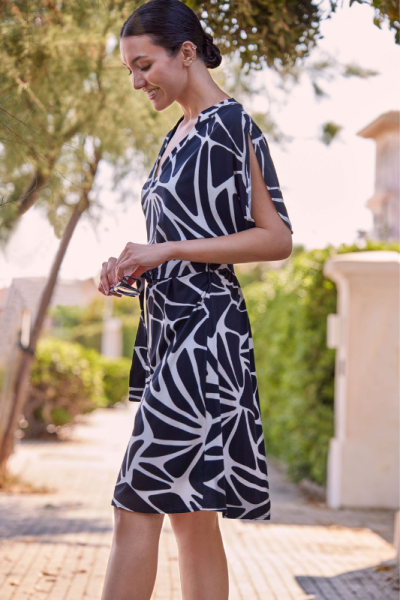 Vestido estampado geométrico Reflects negro · Janira | Compra Online