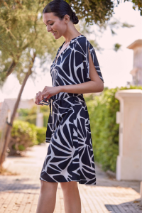 Vestido estampado geométrico Reflects negro · Janira | Compra Online
