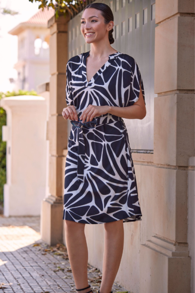 Vestido estampado geométrico Reflects negro · Janira | Compra Online